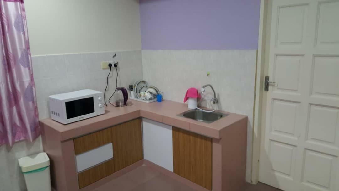 The Garden Vacation Home Lumut Zewnętrze zdjęcie